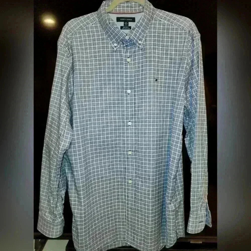 Tommy Hilfiger Mens blue button down dress shirt XL Regular fit (T178 5.5)